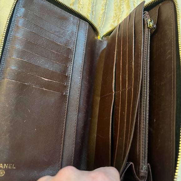 Authentic  large Chanel zip around wallet with cavier leather . - Picture 5 of 8